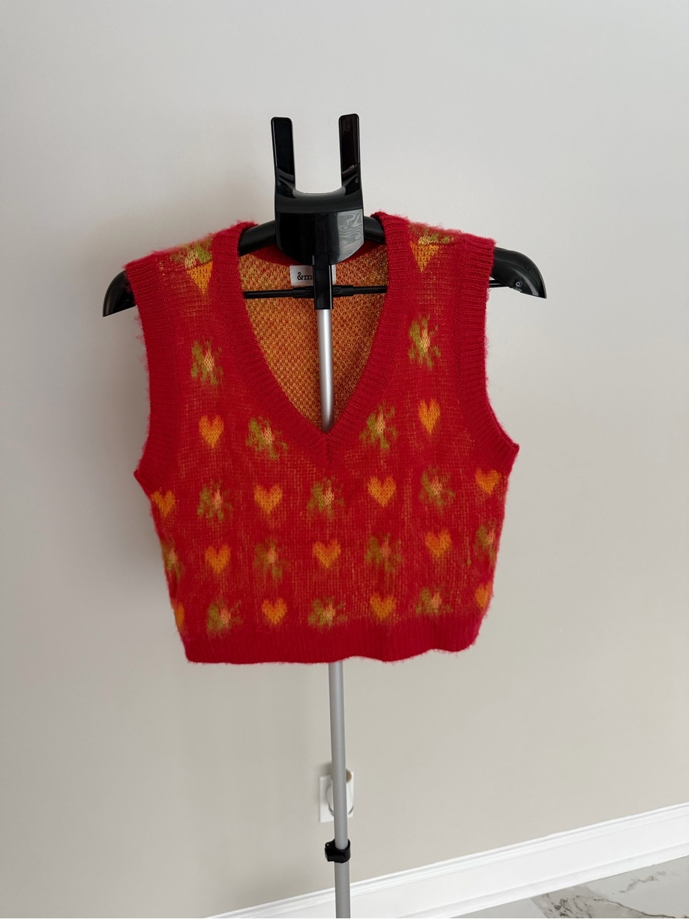 &merci Red Knit Sleeveless Vest with Yellow Fleck